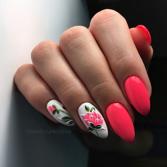 Top10: a legjobb nyári manikűrök trópusi virágokkal -  -  - köröm, manikűr, nyár, ötletek, trópusi virág, virág, 