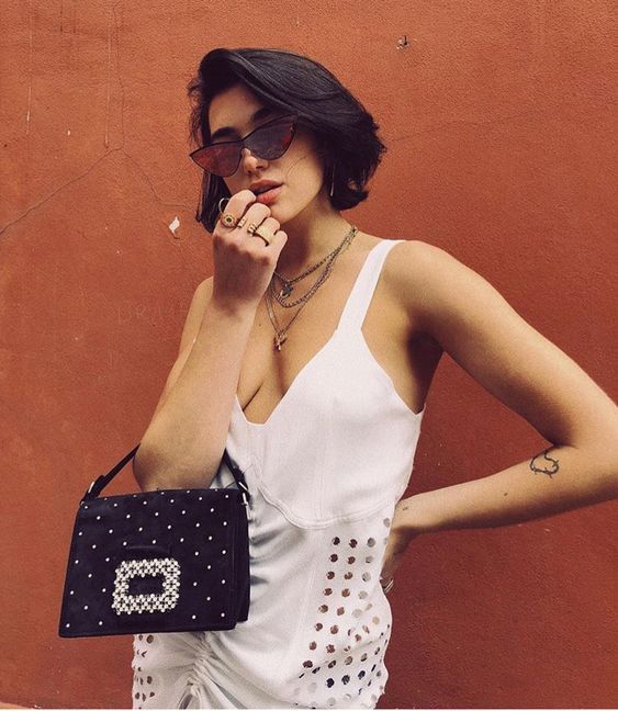 Stílusiskola: a legjobb outfit ötletek a születésnapos Dua Lipa-tól -  -  - divat, dua lipa, outfit, stílus, 