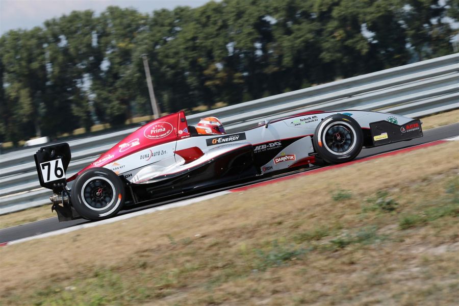 Cseh forduló - Ismét versenyben a Gender Racing - STYLELIFE - Interjúk - autóverseny, csehország, gender racing, verseny, 