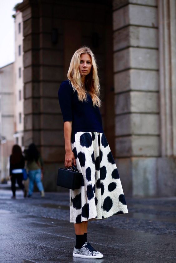 Stílusiskola: így viselj mintás hosszú szoknyákat ősszel -  -  - divat, mintás szoknya, ősz, szoknya, 