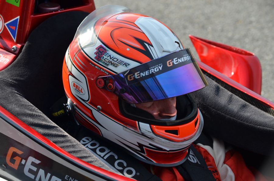 Három futamra a bajnoki címtől! - Kikapcsoló - STYLENEWS - autóverseny, formula renault kupa, gender, gender racing, verseny, 