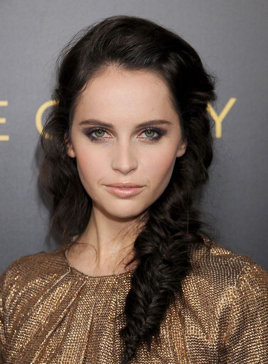 Top10: frizura ötletek Felicity Jones-tól -  -  - frizura, hajak, szépség, 