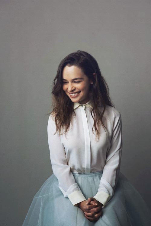 Stílusiskola: outfit ötletek a mindig csodás Emilia Clarke-tól -  -  - divat, emilia clarke, outfit, stílus, színésznő, születésnap, 