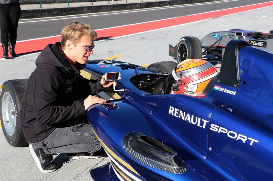 Juniorok Formában - Autó & Motor - MOBILITY - gender, gender racing team, 