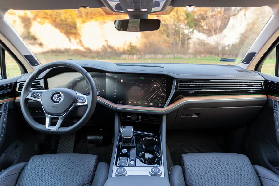 Luxus és kényelem utazás közben  - Kipróbáltuk az új Volkswagen Touareg-et - Autó & Motor - MOBILITY - autó, teszt, volkswagen, volkswagen touareg, 