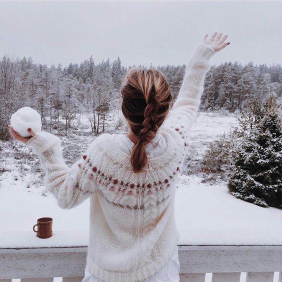 Stílusiskola: így viselj télen világos színeket -  -  - divat, outfit, tél, világos, 