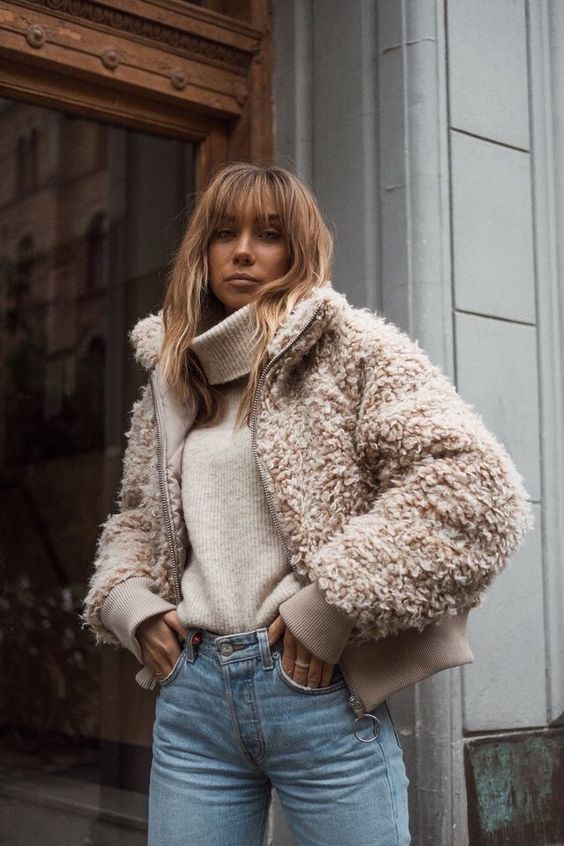 Stílusiskola: így viselj télen világos színeket -  -  - divat, outfit, tél, világos, 