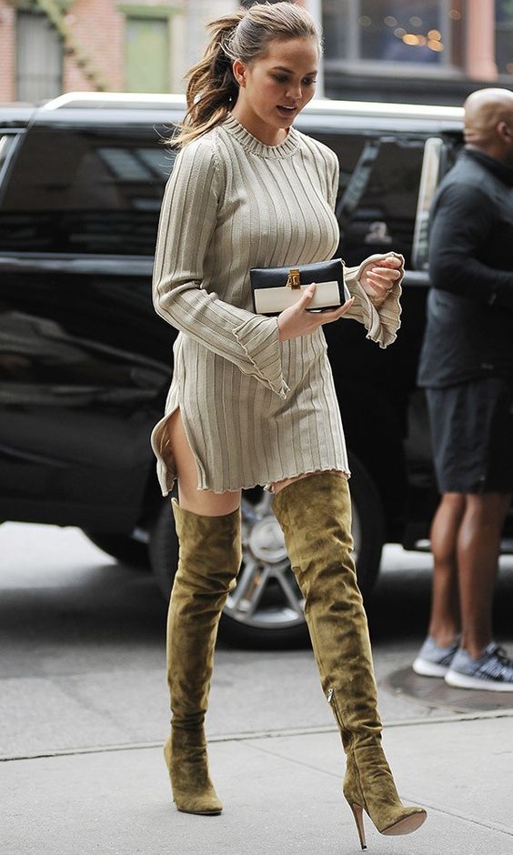 Stílusiskola: outfit ötletek Chrissy Teigen-től -  -  - chrissy teigen, divat, outfit, stílus, 