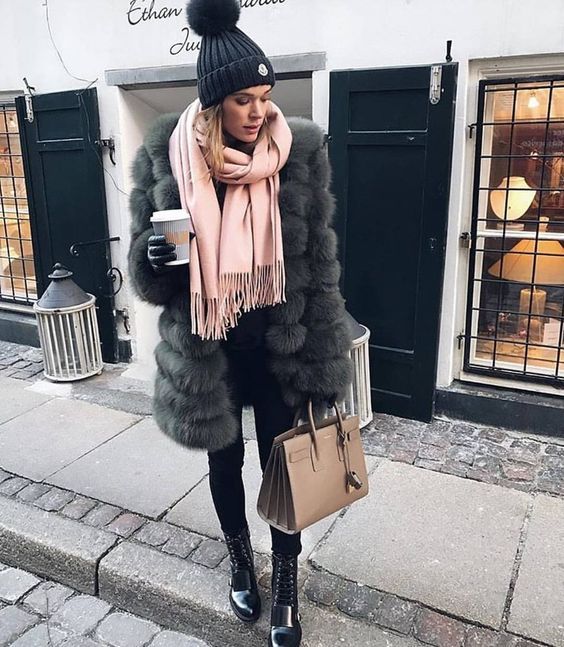 Stílusiskola - így viseld az alapdarabokat télen: szőrös kabátok -  -  - bunda, divat, stílus, szőrme, tél, 