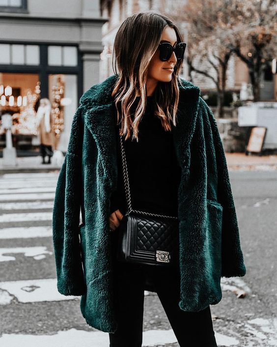 Stílusiskola - így viseld az alapdarabokat télen: szőrös kabátok -  -  - bunda, divat, stílus, szőrme, tél, 