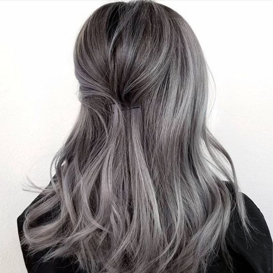 Top10: az idei év egyik legtrendibb hajszín árnyalata a hamuszürke -  -  - haj, hajszín, hamuszürke, szürke, 