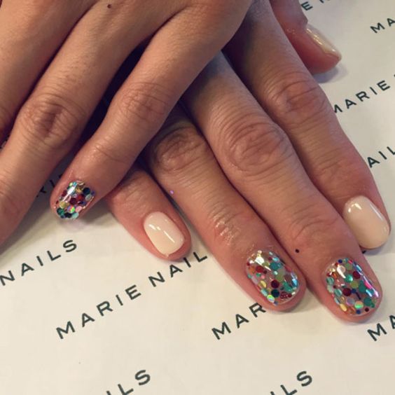 Top10: konfetti mintájú manikűr ötletek -  -  - köröm, manikűr, minták, ötletek, 