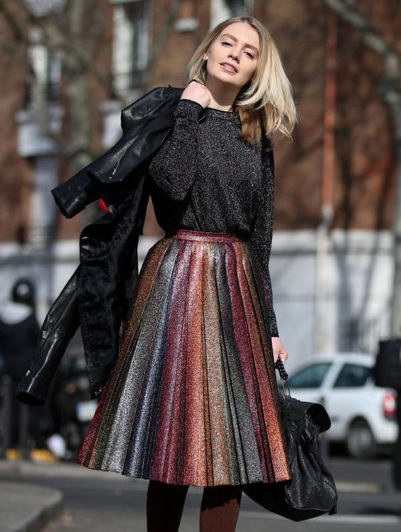 Stílusiskola: így lehetsz csinos télen pliszírozott szoknyában -  -  - divat, január, outfit, szoknya, tél, 