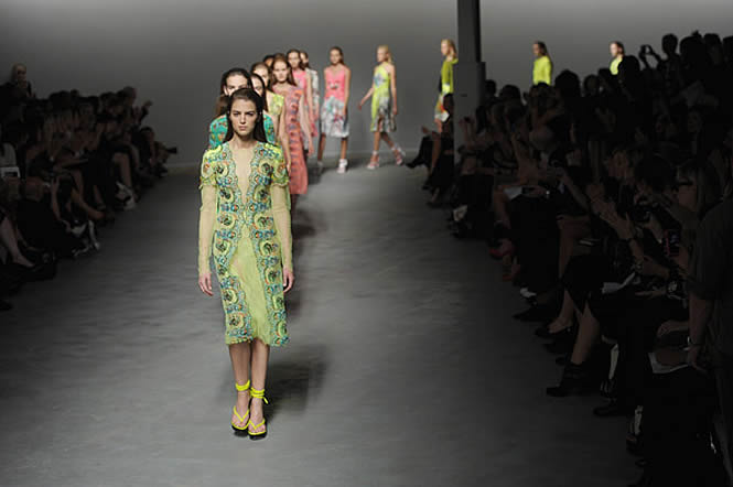 London Fashion Week, fiatalok lendületben - Divathírek -  - 2010, Christopher Kane, David Koma, Giles, Holly Fulton, London Fashion Week, Mark Fast, Paul Smith, 