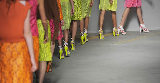 London Fashion Week, fiatalok lendületben - Divathírek -  - 2010, Christopher Kane, David Koma, Giles, Holly Fulton, London Fashion Week, Mark Fast, Paul Smith, 