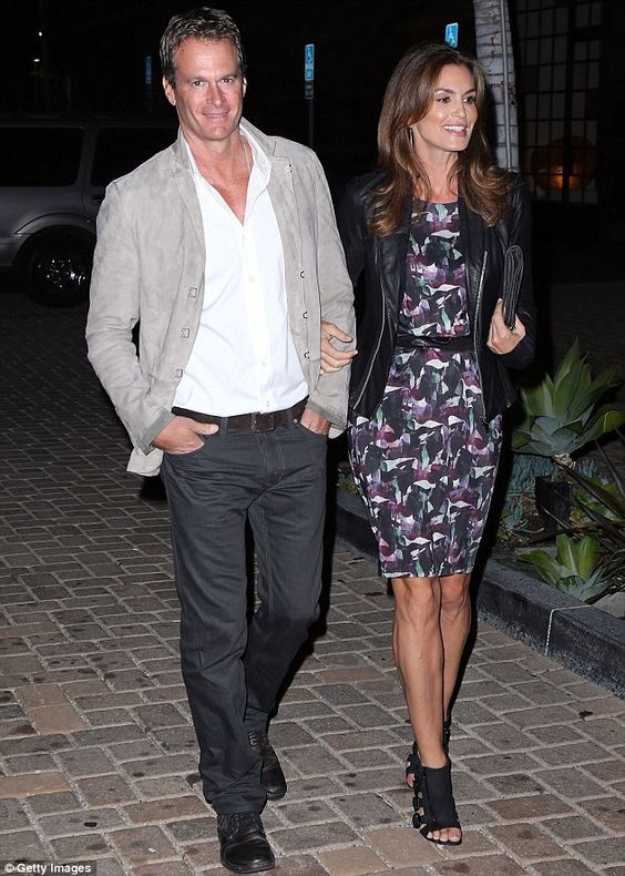 Stílusiskola: outfit ötletek Cindy Crawford-tól -  -  - cindy crawford, divat, outfit, stílus, 