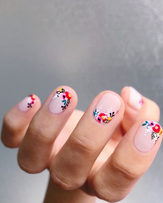 Top15: hangolódj a tavaszra virágba borult körmökkel -  -  - köröm, manikűr, tavasz, virág, virágos, 