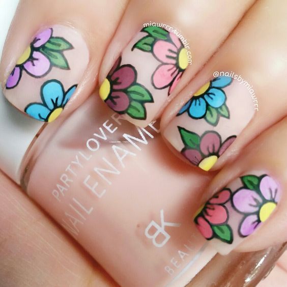 Top15: hangolódj a tavaszra virágba borult körmökkel -  -  - köröm, manikűr, tavasz, virág, virágos, 