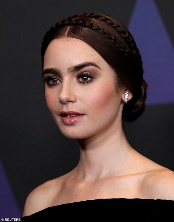Top10: frizura ötletek Lily Collins-tól -  -  - frizura, lily collins, ötletek, tippek, 