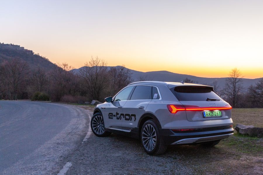 Kipróbáltuk a világ legjobb elektromos autóját, az Audi e-tront - Autó & Motor - MOBILITY - audi, audi e-tron, autó, bemutató, teszt, 