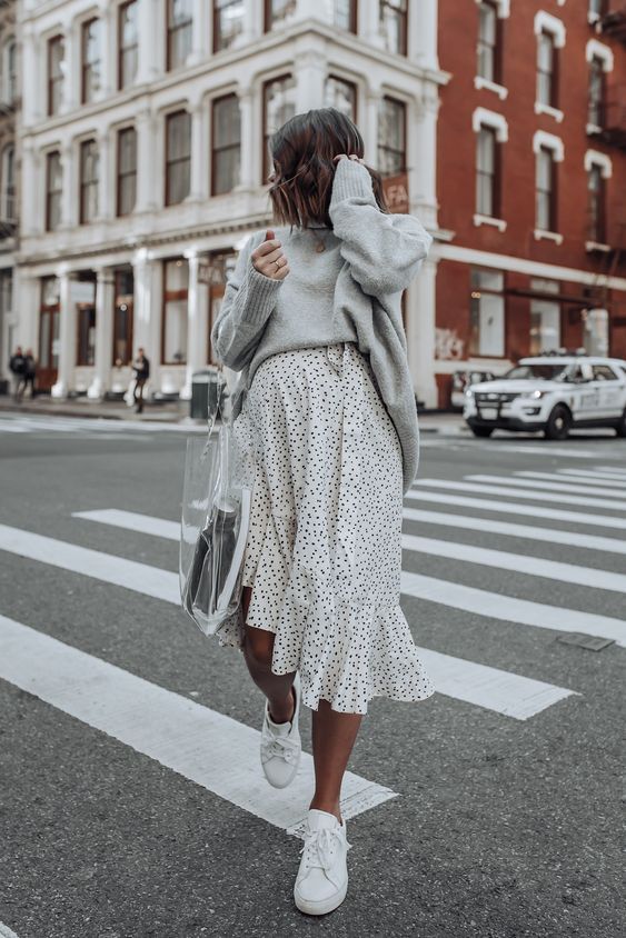 Stílusikola: így viselj nőies szetteket sportcipővel -  -  - csinos, divat, outfit, sportcipő, stílus,