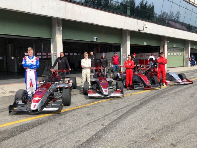 Nemzetközivé bővül a Gender Racing Team! - Autó & Motor - MOBILITY - autóverseny, formula, gender racing team, GRT, 