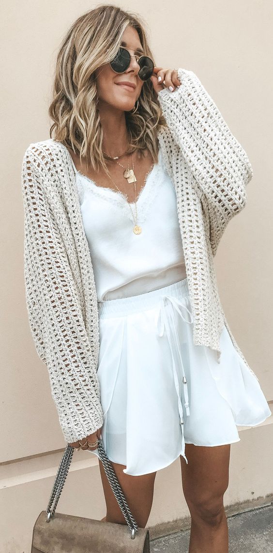 Stílusiskola: így viselj fehér szoknyákat -  -  - fehér, fehér szoknya, outfit, szoknya, tavasz, 