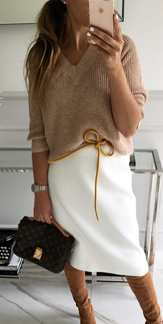 Stílusiskola: így viselj fehér szoknyákat -  -  - fehér, fehér szoknya, outfit, szoknya, tavasz, 