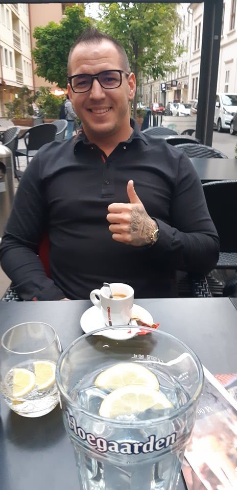 Curtis visszatért az utcára - Mindent a testnek - ÉN - Curtis, korps, lehetne újra február, nem maradok padlón, Publicum, Publicum Portrait, rap, Széki Attila, újpest, ultra not a bitch,