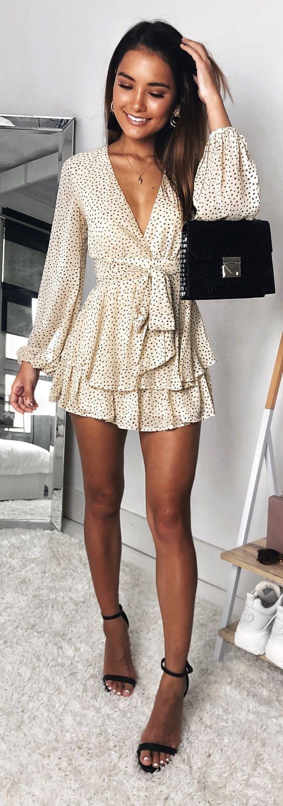 Stílusiskola: dobd fel a basic outfited pöttyös ruhadarabokkal -  -  - divat, outfit, pöttyös, stílus, tavasz, 