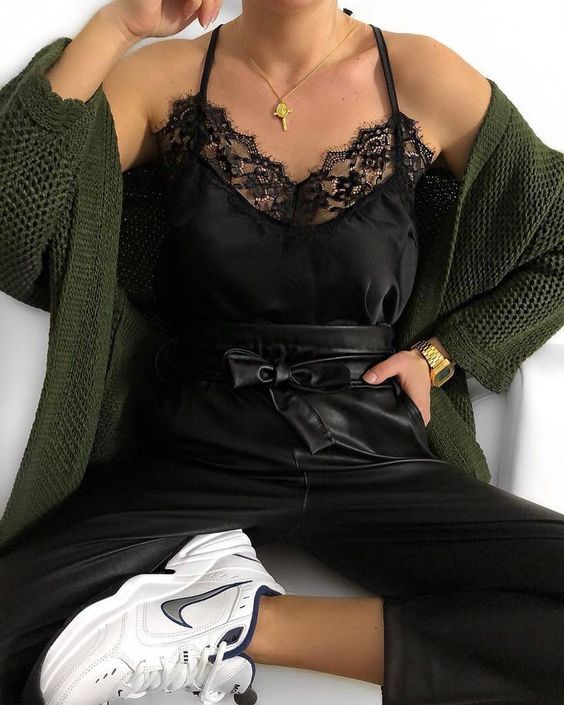 Stílusiskola: 10 outfit csipkés felsővel, amit szívesen viselnénk tavasszal és nyáron -  -  - csipke, divat, nyár, outfit, stílus, tavasz, 