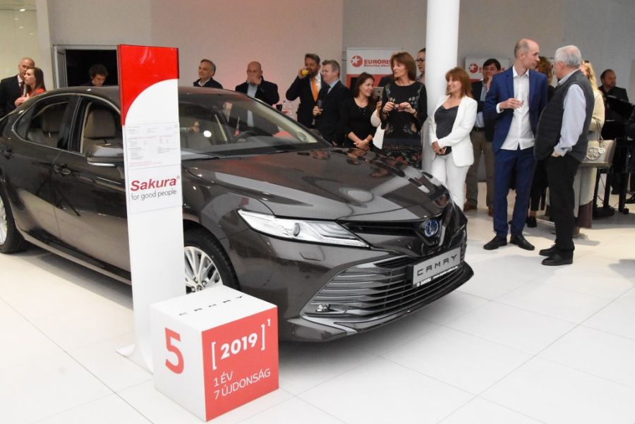 Az elmúlt tíz évben nem történt ilyen: Új Toyota szalon nyílt Budapesten - Autó & Motor - MOBILITY - autó, toyota, toyota sakura, 