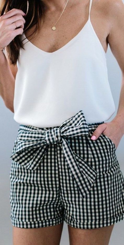 Stílusiskola: kedvenc fekete-fehér összeállításaink a nyári szezonra -  -  - fehér, fekete, nyár, outfit, stílus, 