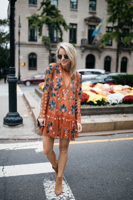 Stílusiskola: így viselj laza virágos ruhákat -  -  - divat, minta, nyár, outfit, virág, virágos ruha, 