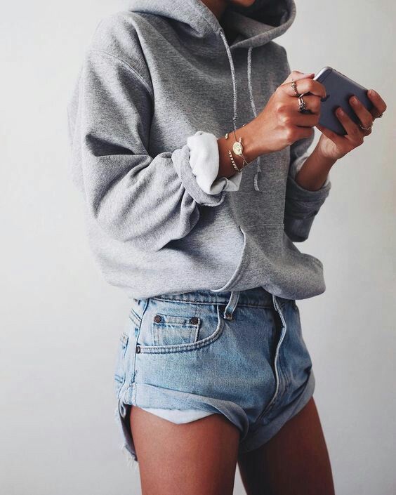 Stílusiskola: így viselj szürkét a nyári szezonban -  -  - divat, nyár, outfit, szürke, 