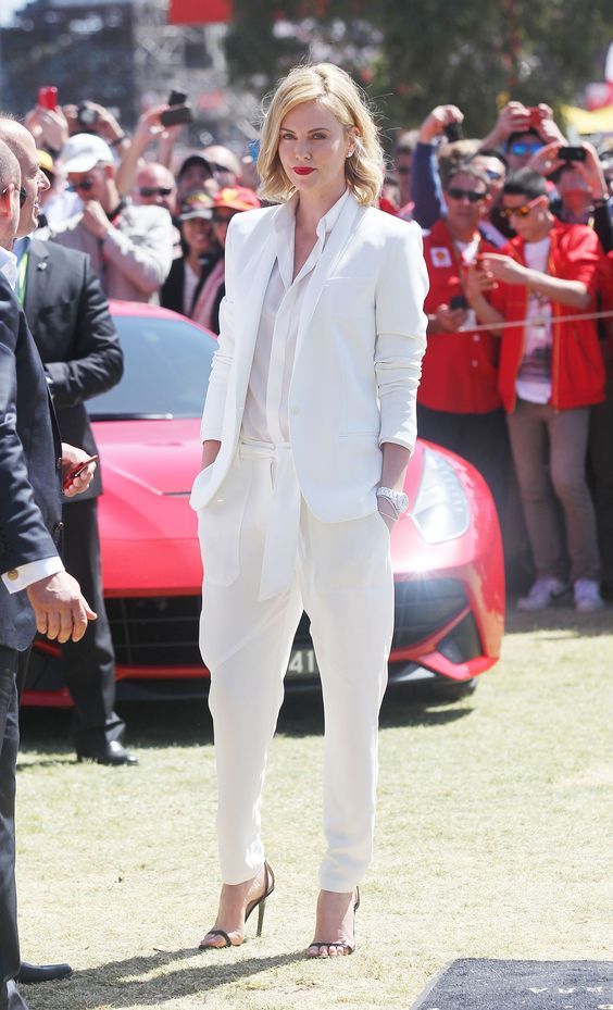 Top10: Charlize Theron lehegerlő stílusa -  -  - 