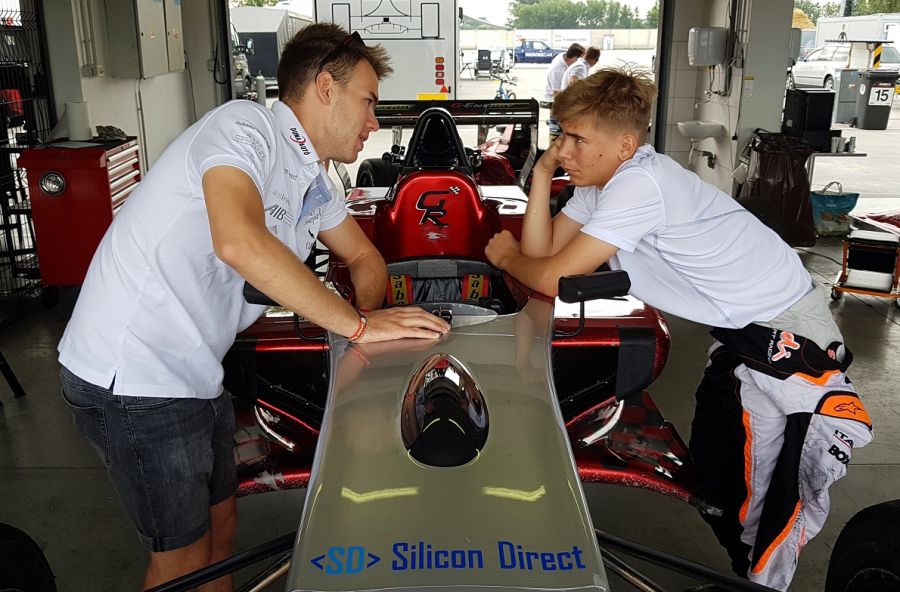 Teszt a lelke mindennek! - Autó & Motor - MOBILITY - formula renault, gender racing, grt, 