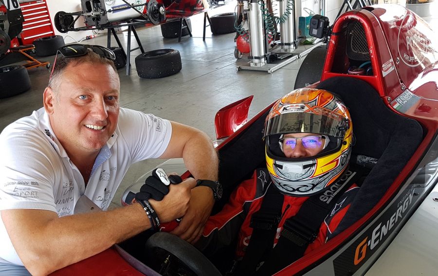 Teszt a lelke mindennek! - Autó & Motor - MOBILITY - formula renault, gender racing, grt, 