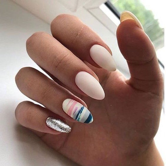 Top10: különleges manikűr ötletek, ha unod az egyszínű körmöket -  -  - köröm, manikűr, ötletek, szépség, színes, 