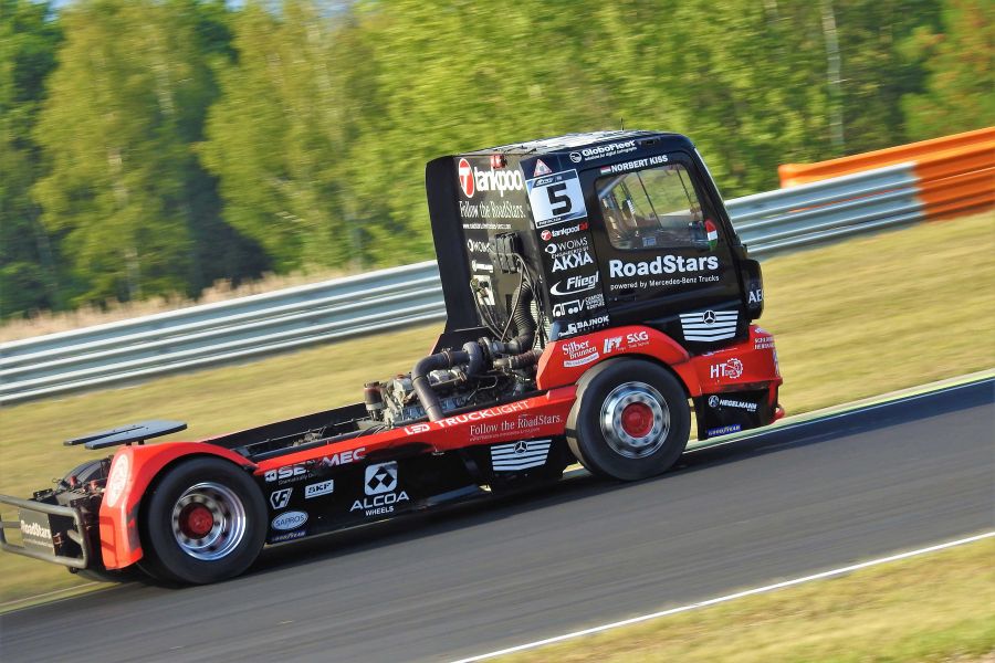 Boxutca-áthajtásos büntetés tette tönkre Kiss Norbert versenyét - Autó & Motor -  - kiss norbert, verseny, 