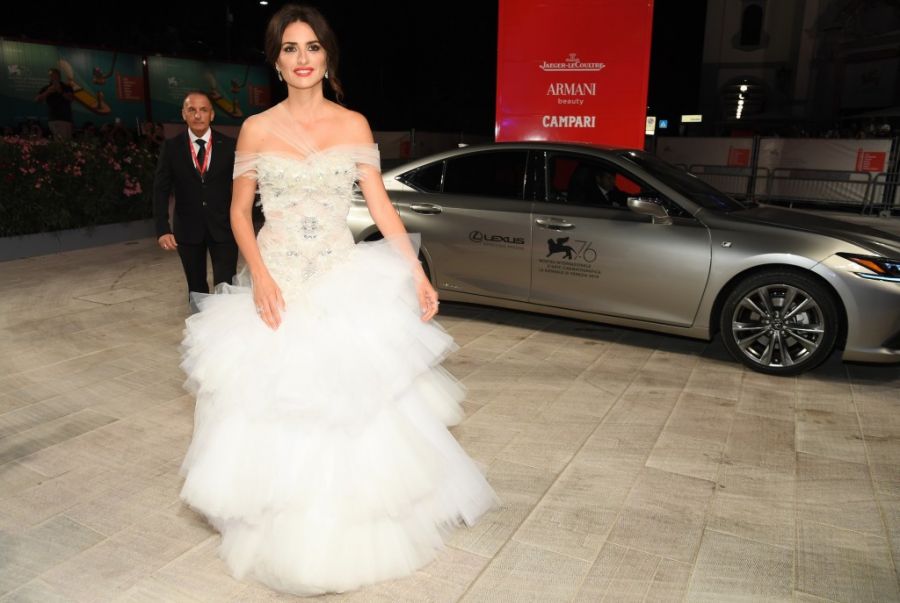 Nem csupán Hollywood nagyjai, de a Lexus UX is feltűnt a Velencei Filmfesztivál vörös szőnyegén - Autó & Motor - MOBILITY - lexus, lexus ux, velence, velencei filmfesztivál, 