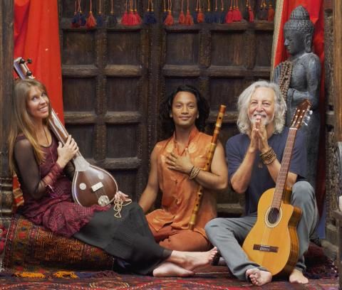 Egy ilyen őrült világban az éneklés belső békét ad - Interjú Deva Premallal és Mitennel - Kikapcsoló -  - deva premal, koncert, mitennel,