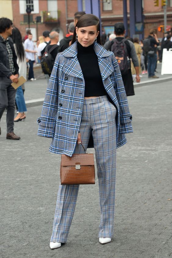 Stílusiskola: outfit ötletek Sofia Carsontól -  -  - divat, outfit, sofia carson, stílus, színésznő, 