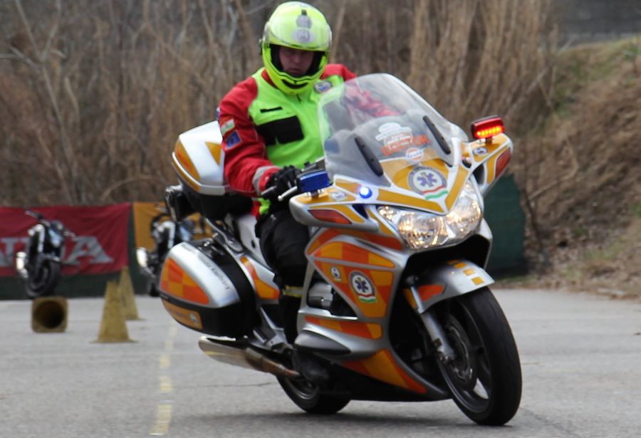 Forma autósok a Mentőmotorosokért - Autó & Motor - MOBILITY - gender, gender racing team, magyar mentőmotor alapítvány, 