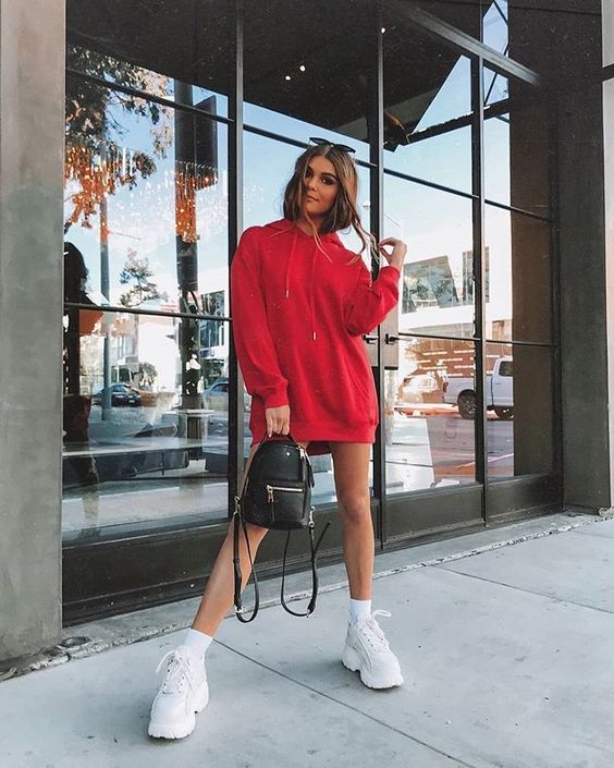 Stílusiskola: így viselj pulcsiruhákat -  -  - divat, outfit, pulcsiruha, stílus, 