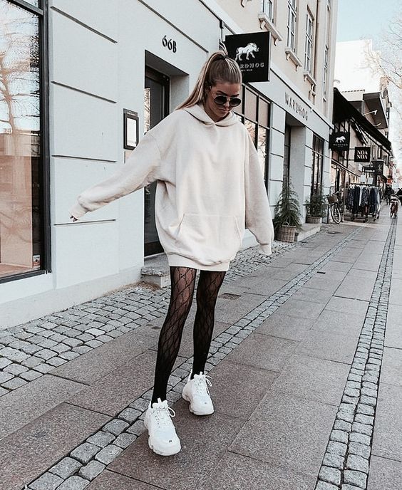 Stílusiskola: így viselj pulcsiruhákat -  -  - divat, outfit, pulcsiruha, stílus, 