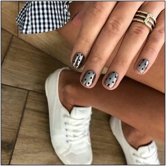 Top10: visszafogott mintás manikűr ötletek az őszi szezonra -  -  - köröm, manikűr, minta, mintás köröm, ősz, 