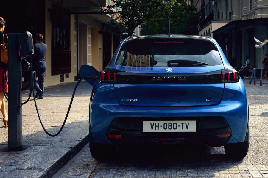 A vártnál nagyobb a kereslet az elektromos Peugeot 208-ra - Autó & Motor -  - 208, peugeot, 