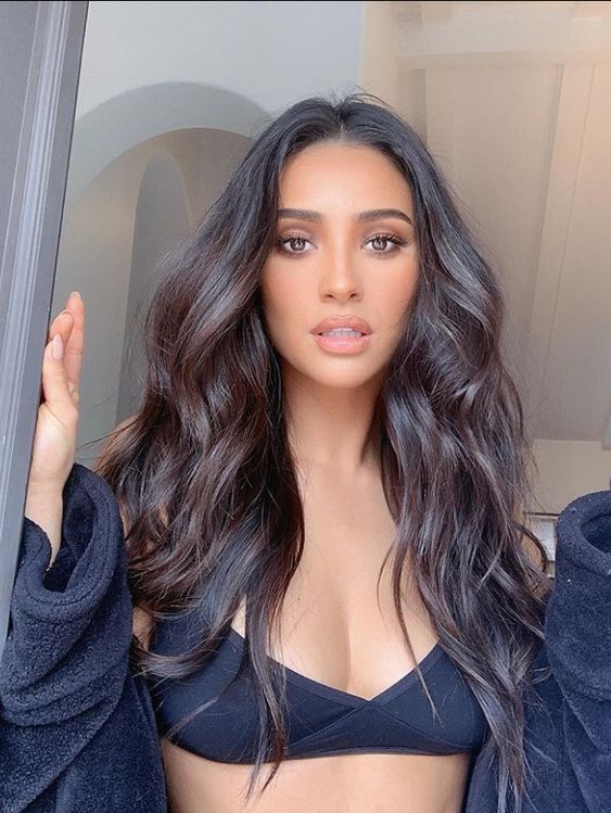 Top10: frizura ötletek Shay Mitchell-től -  -  - frizura, hajápolás, shay mitchell, 