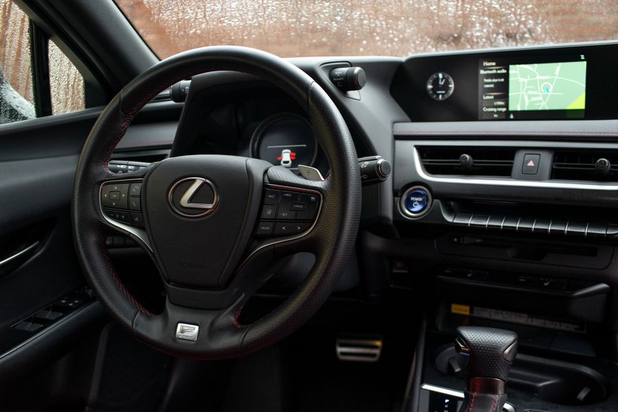 Értelem és érzelem  – Lexus UX vs. VW T-Roc - Autó & Motor - MOBILITY - crossover jelentése, kompakt sütő, lexus ux, összehasonlítás, suv teszt, Troc, VW T-Roc, 